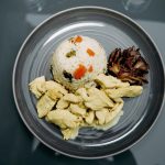 Arroz con pollo en lékue