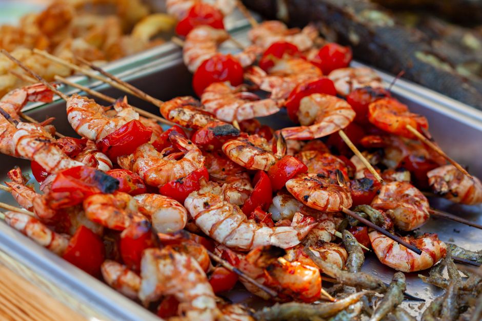 Brochetas de gambas
