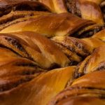 Brioche trenzado de pasas y nueces